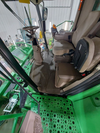 Used 2017 John Deere S690 Combines at Horizon Ag & Turf in Lloydminster, AB - Photo20