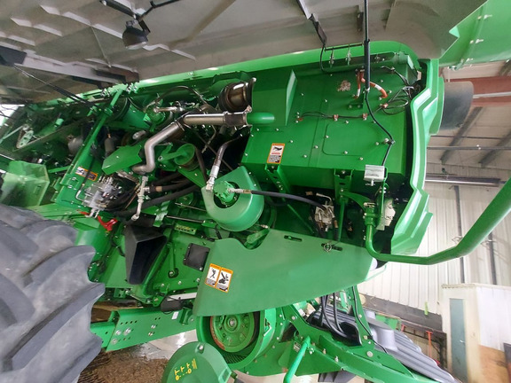 Used 2017 John Deere S690 Combines at Horizon Ag & Turf in Lloydminster, AB - Photo11
