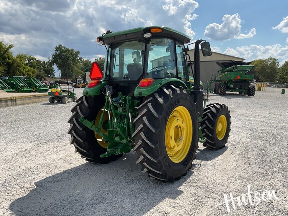 Photo of 2023 John Deere 6105E