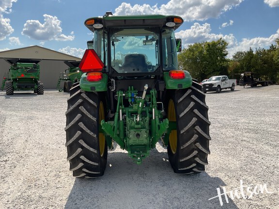 Photo of 2023 John Deere 6105E