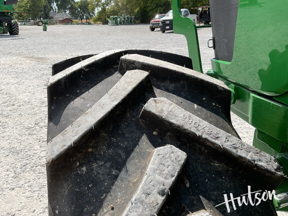 Photo of 2023 John Deere 6105E