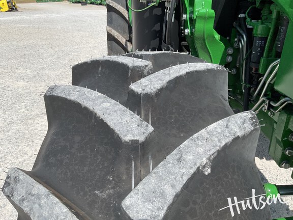 Photo of 2023 John Deere 6105E