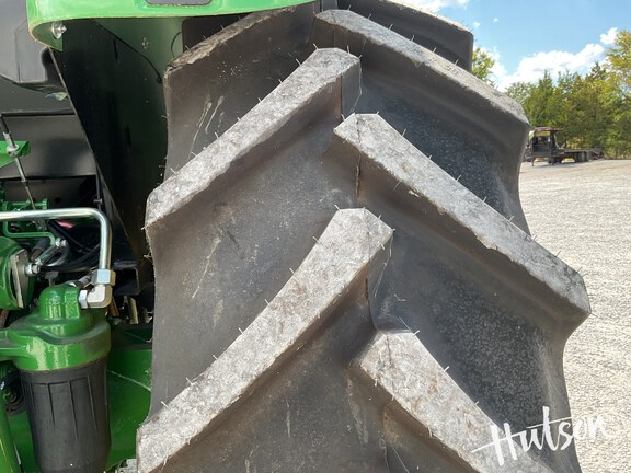 Photo of 2023 John Deere 6105E