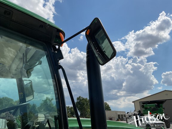 Photo of 2023 John Deere 6105E