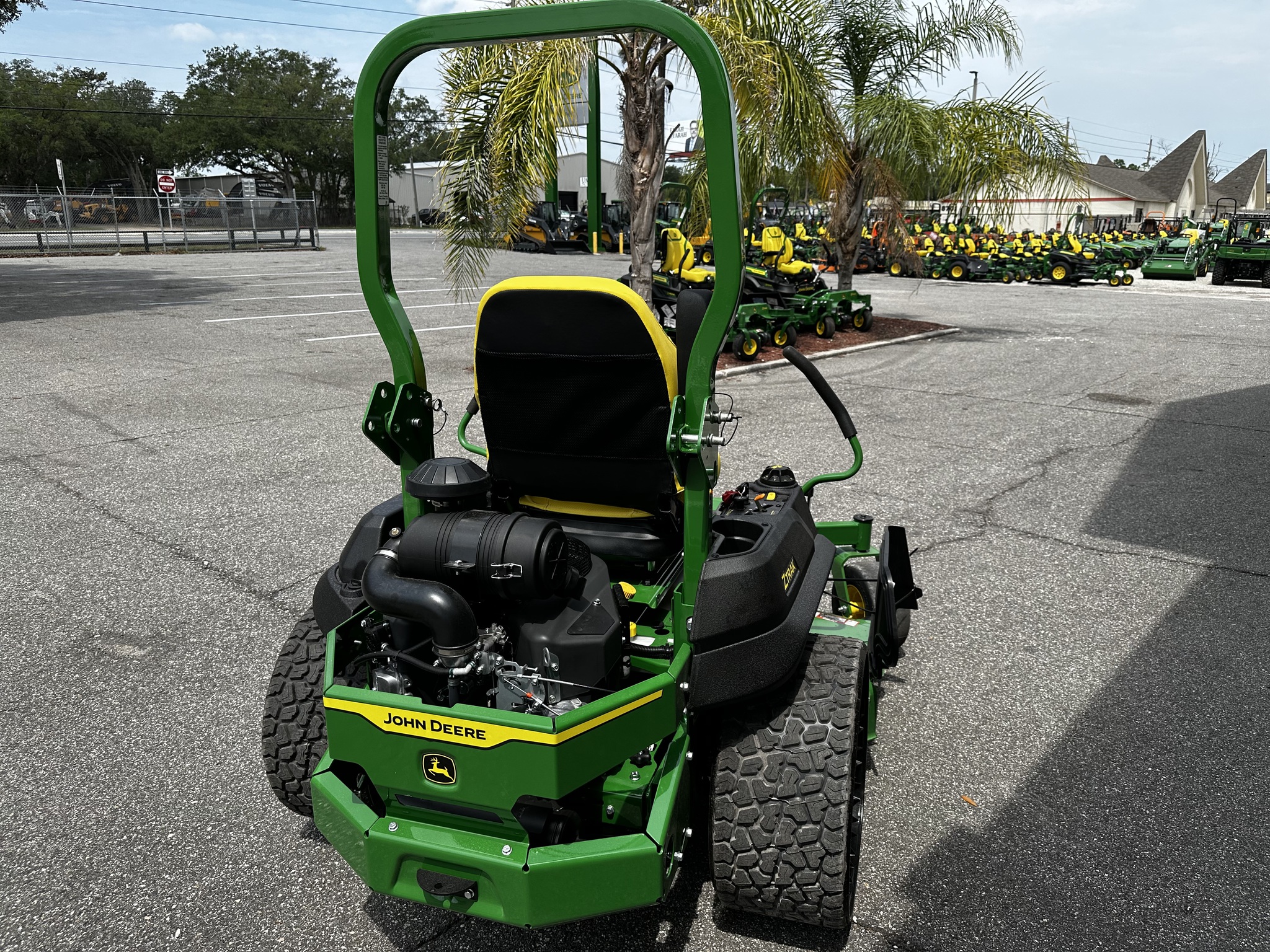 2025 John Deere Z760R Image 4