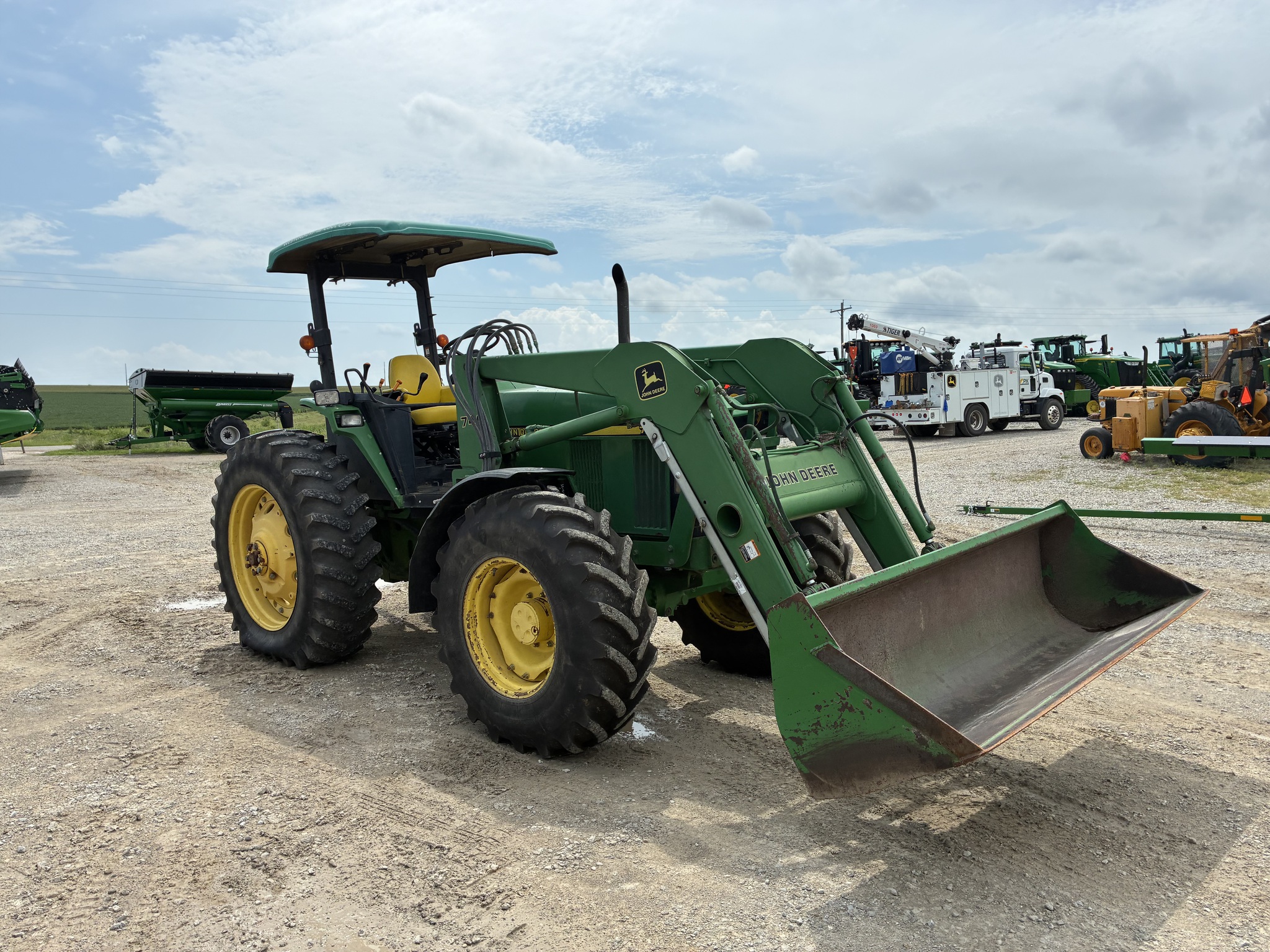 2002 John Deere 7410 Image 8