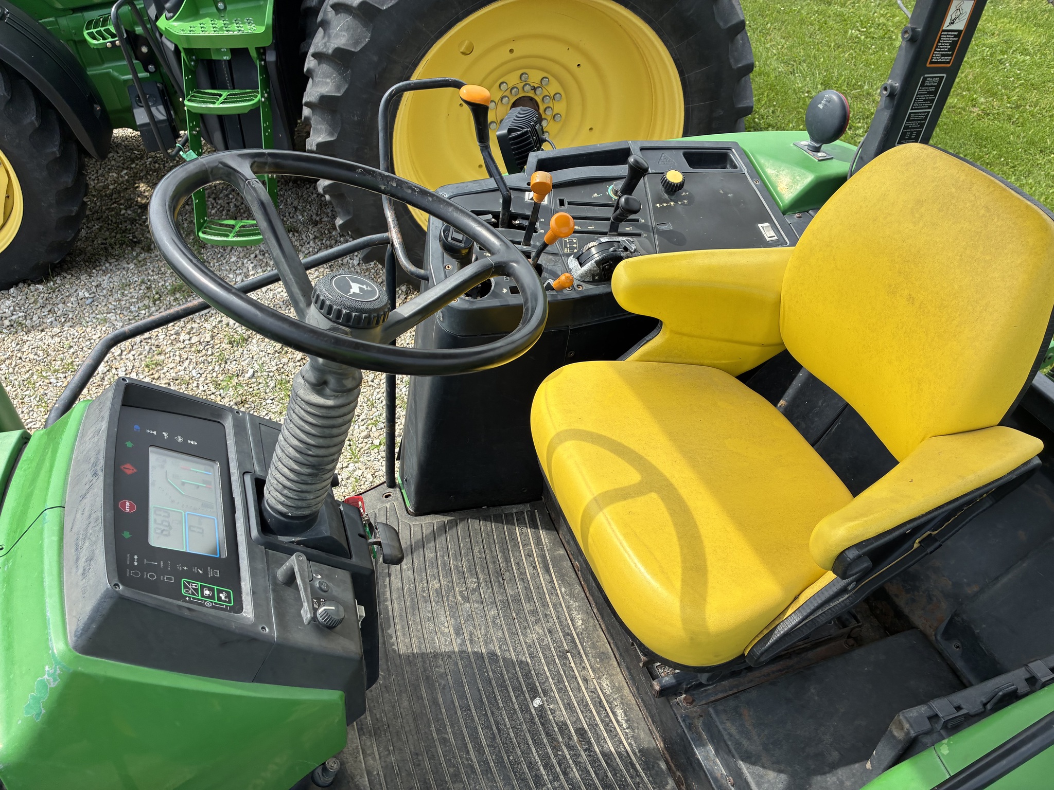 2002 John Deere 7410 Image 10