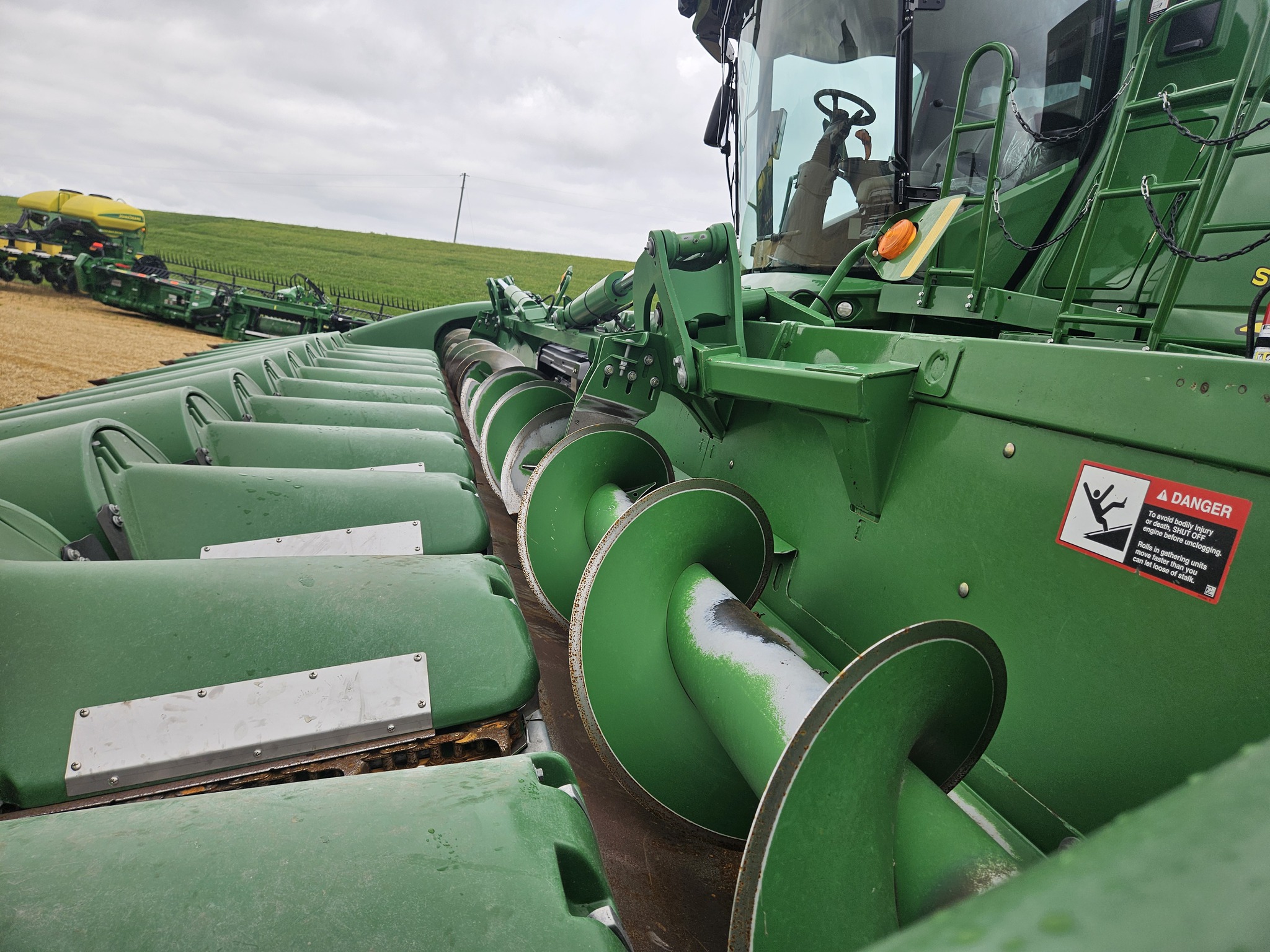 2019 John Deere 712FC Image 12
