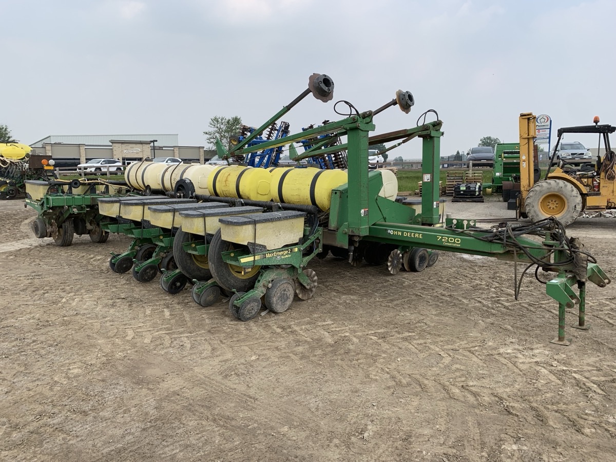 1994 John Deere 7200 Image 2