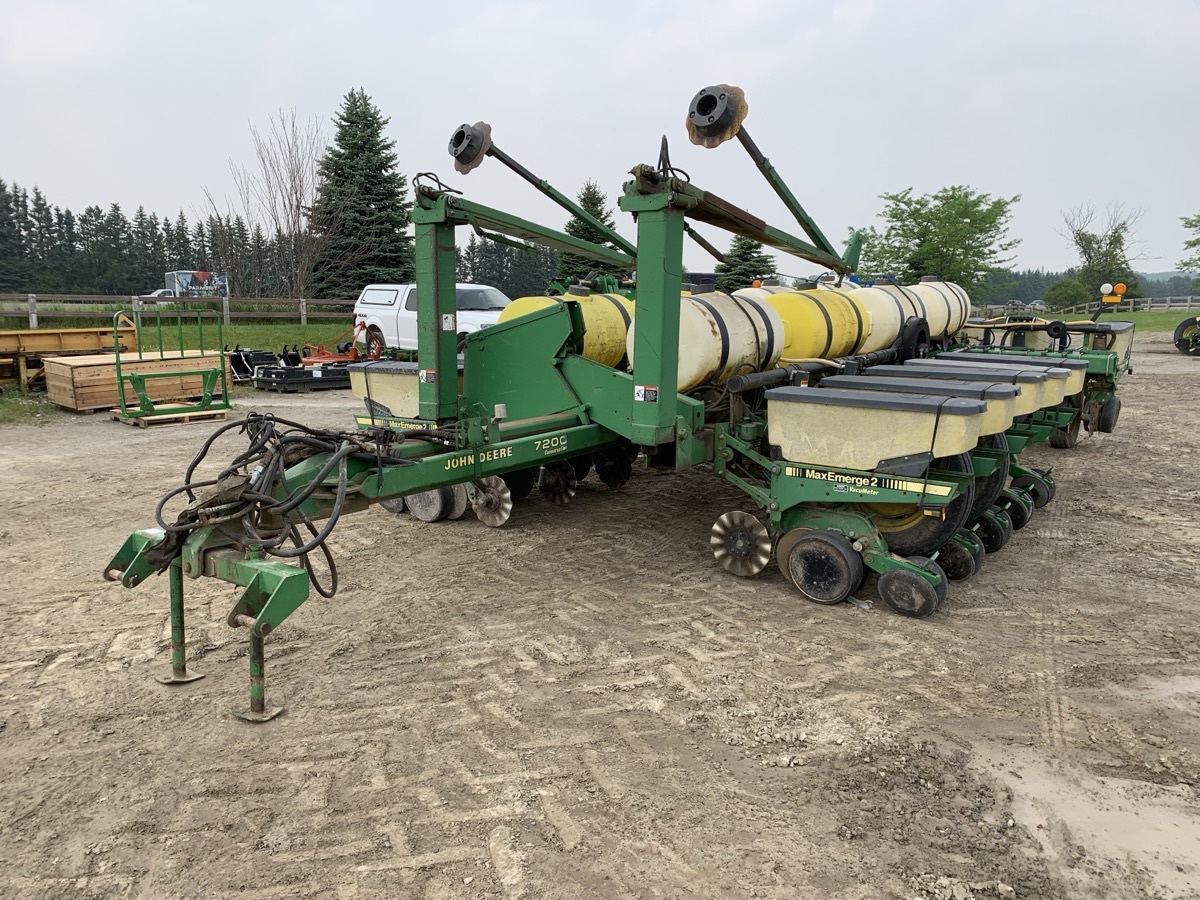 1994 John Deere 7200 Image 1