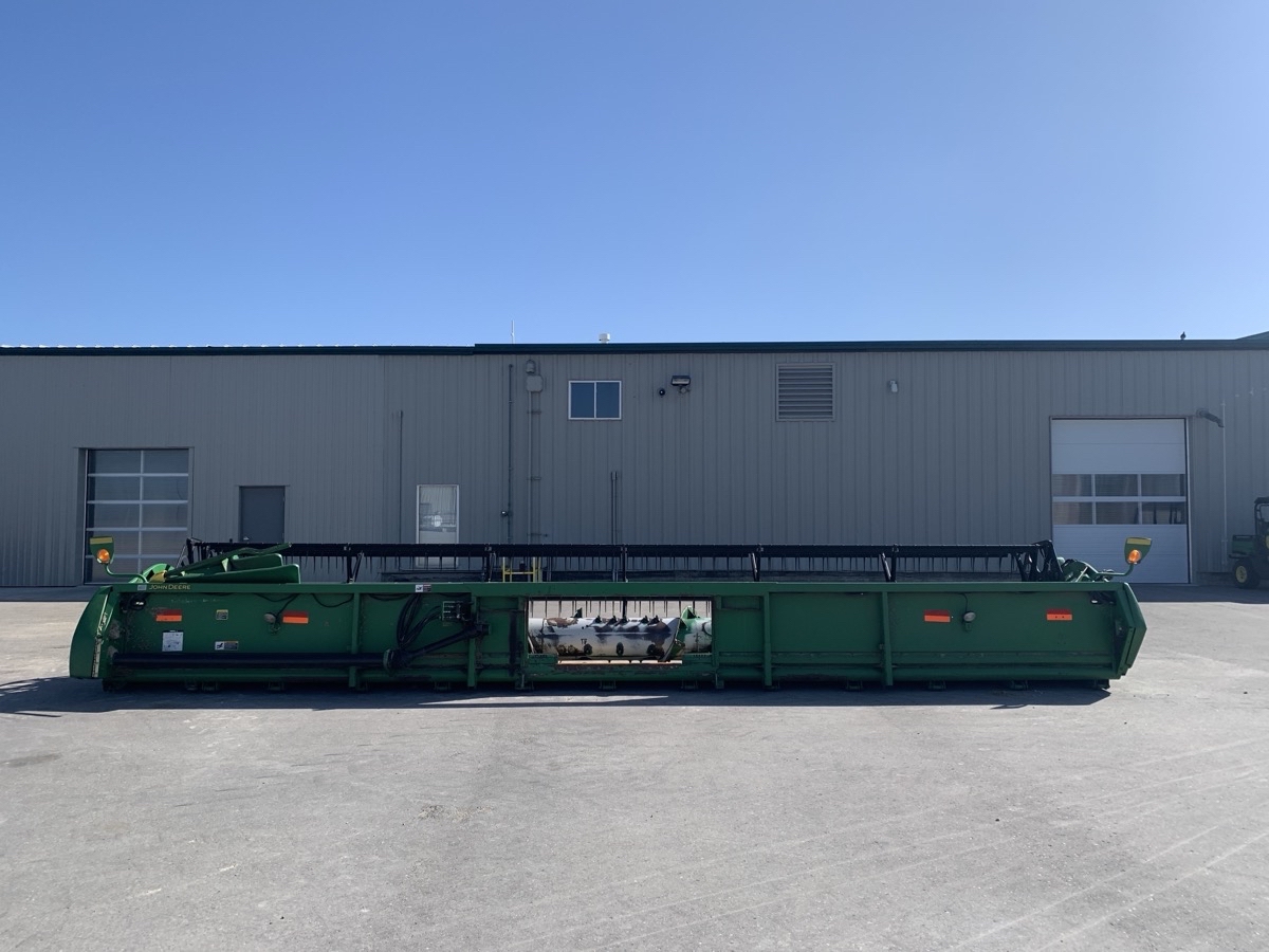 2006 John Deere 630F Image 3