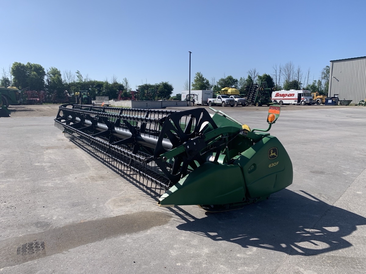 2006 John Deere 630F Image 2