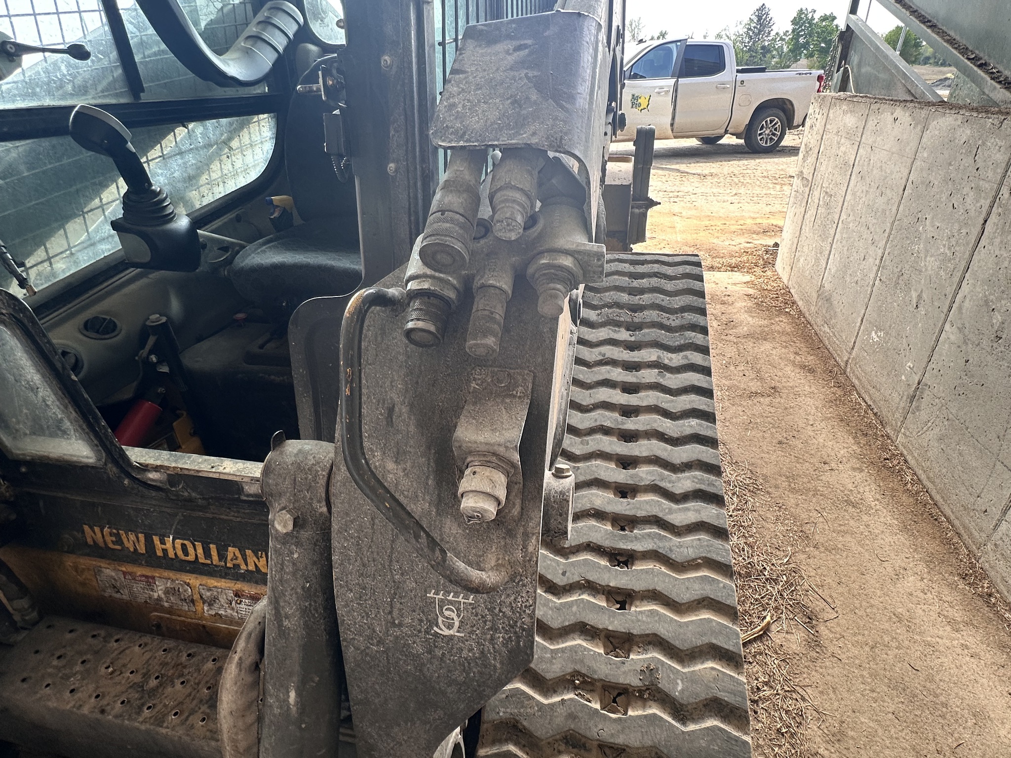 2012 New Holland C232 Image 4