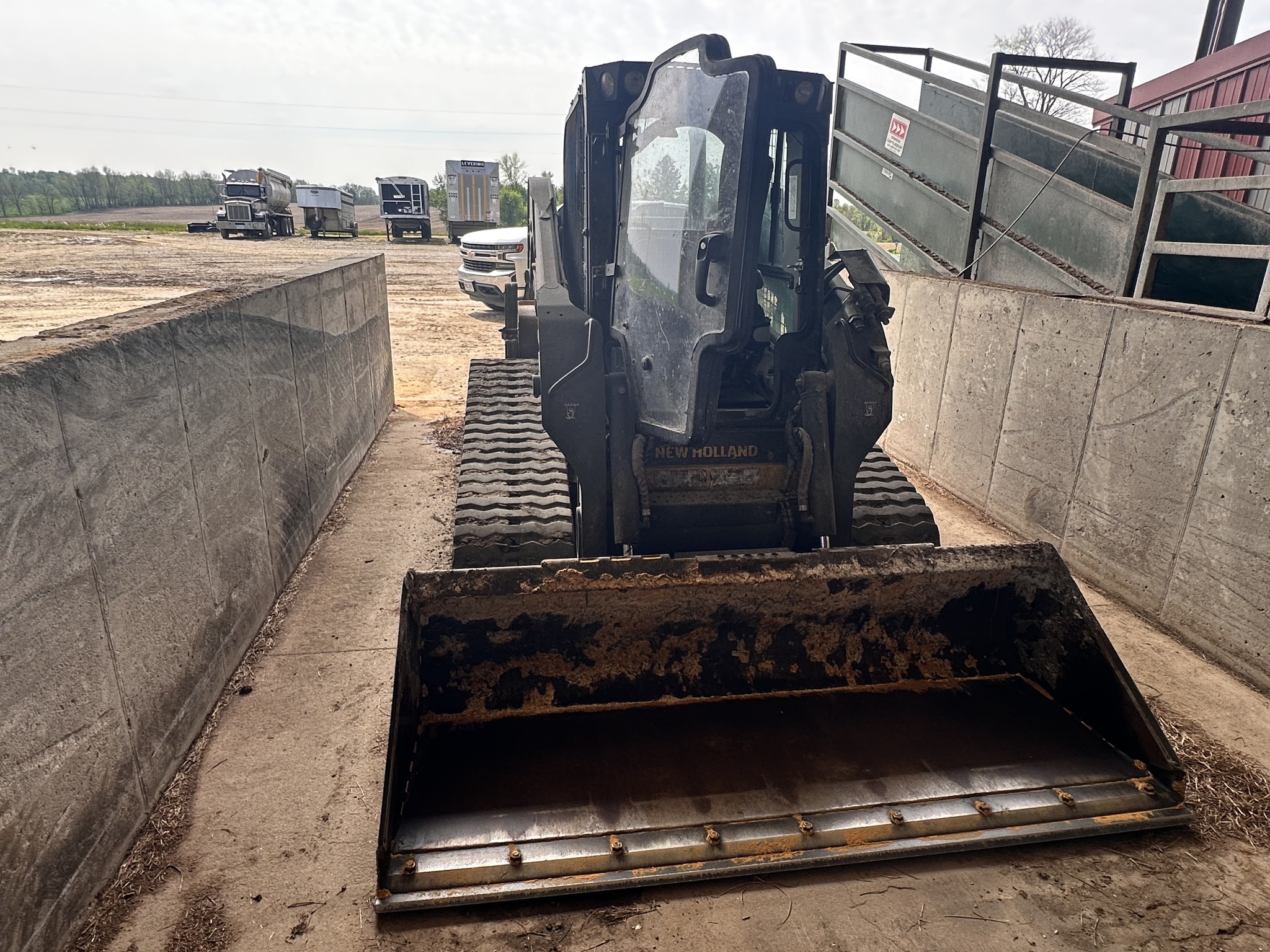 2012 New Holland C232 Image 2