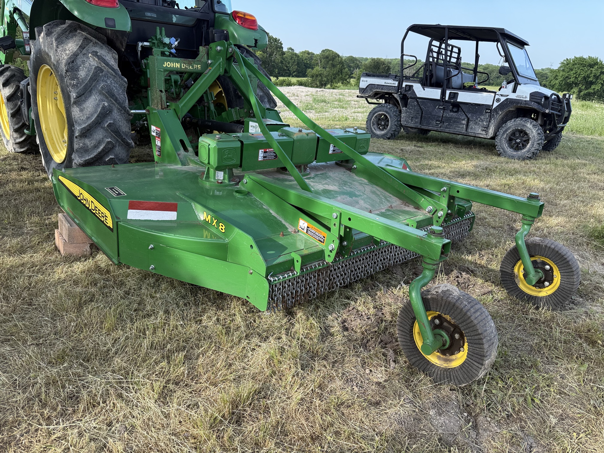 2021 John Deere MX8 Image 8