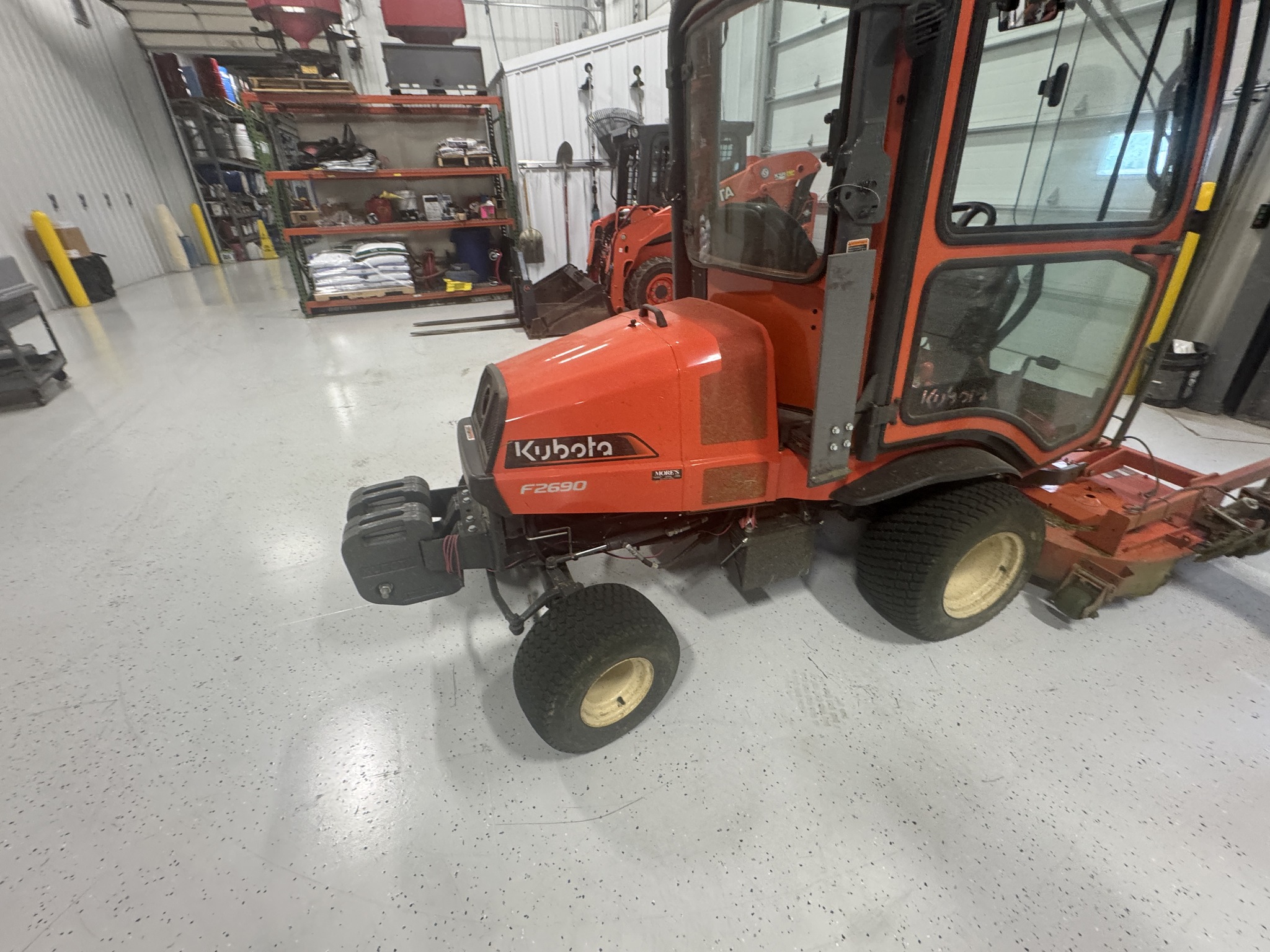 2024 Kubota F2690 Image 3