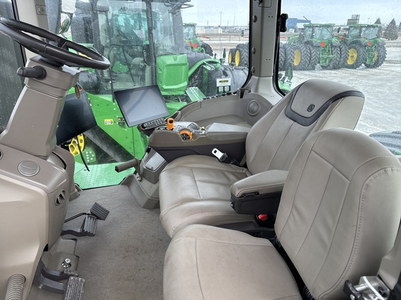 Used 2024 John Deere 9RX 640 Track Tractors at Horizon Ag & Turf in Lloydminster, AB - Photo9
