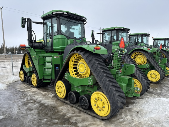 Used 2024 John Deere 9RX 640 Track Tractors at Horizon Ag & Turf in Lloydminster, AB - Photo3