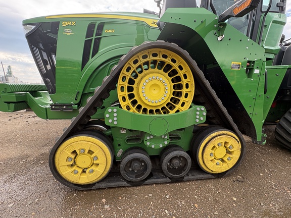 Used 2024 John Deere 9RX 640 Track Tractors at Horizon Ag & Turf in Vermilion, AB - Photo7