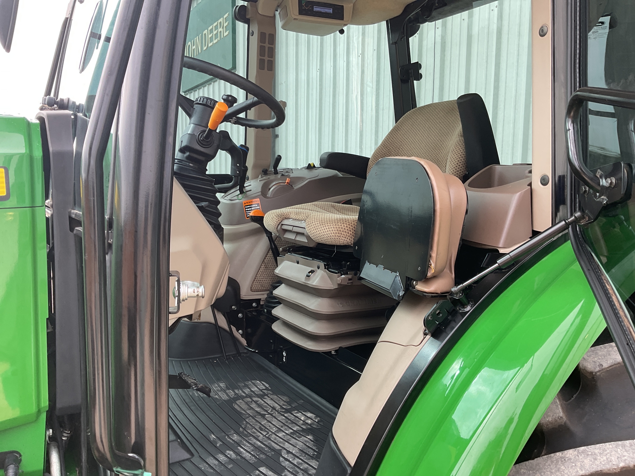 2023 John Deere 6120E Image 14