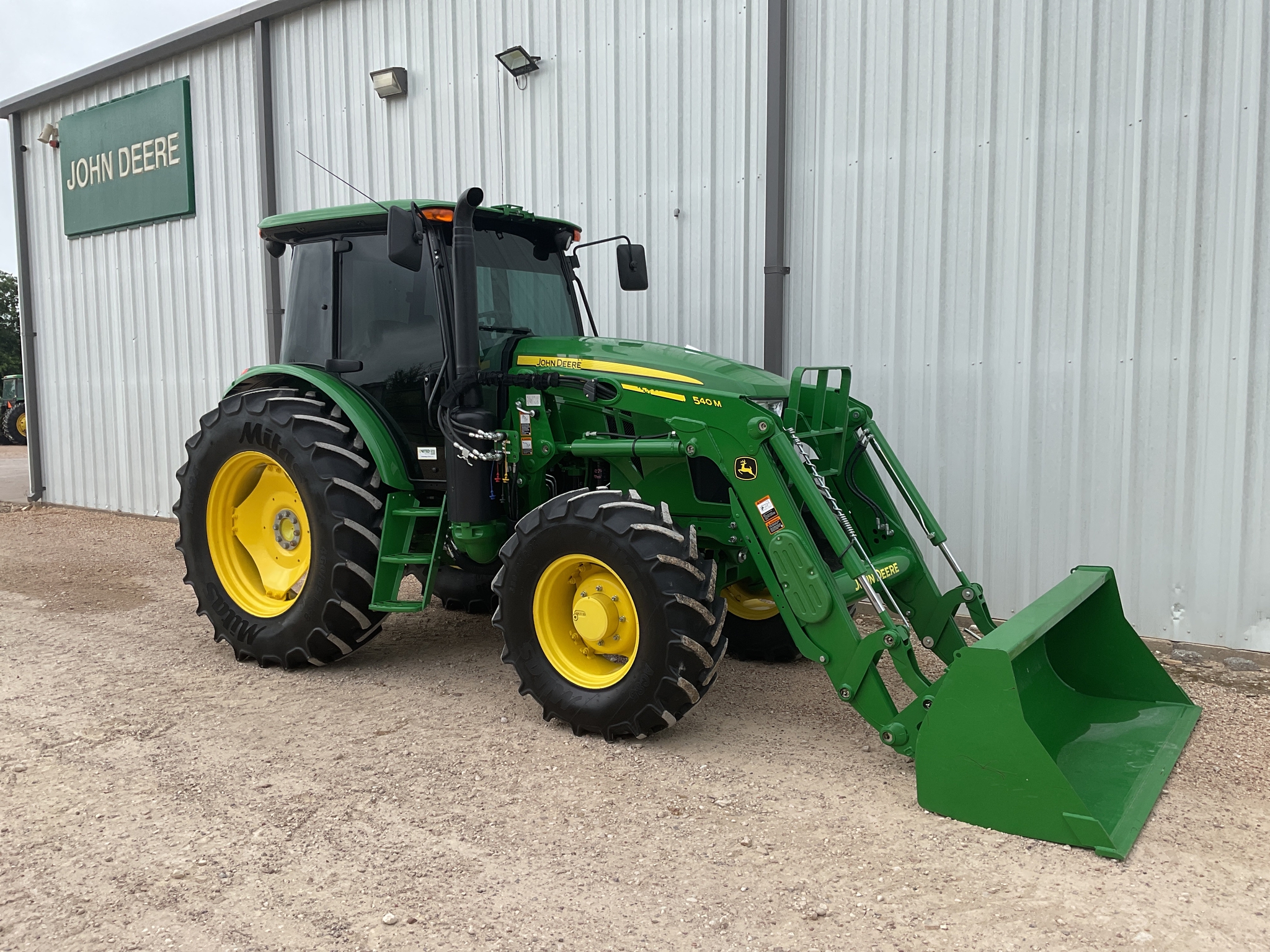 2023 John Deere 6120E Image 6