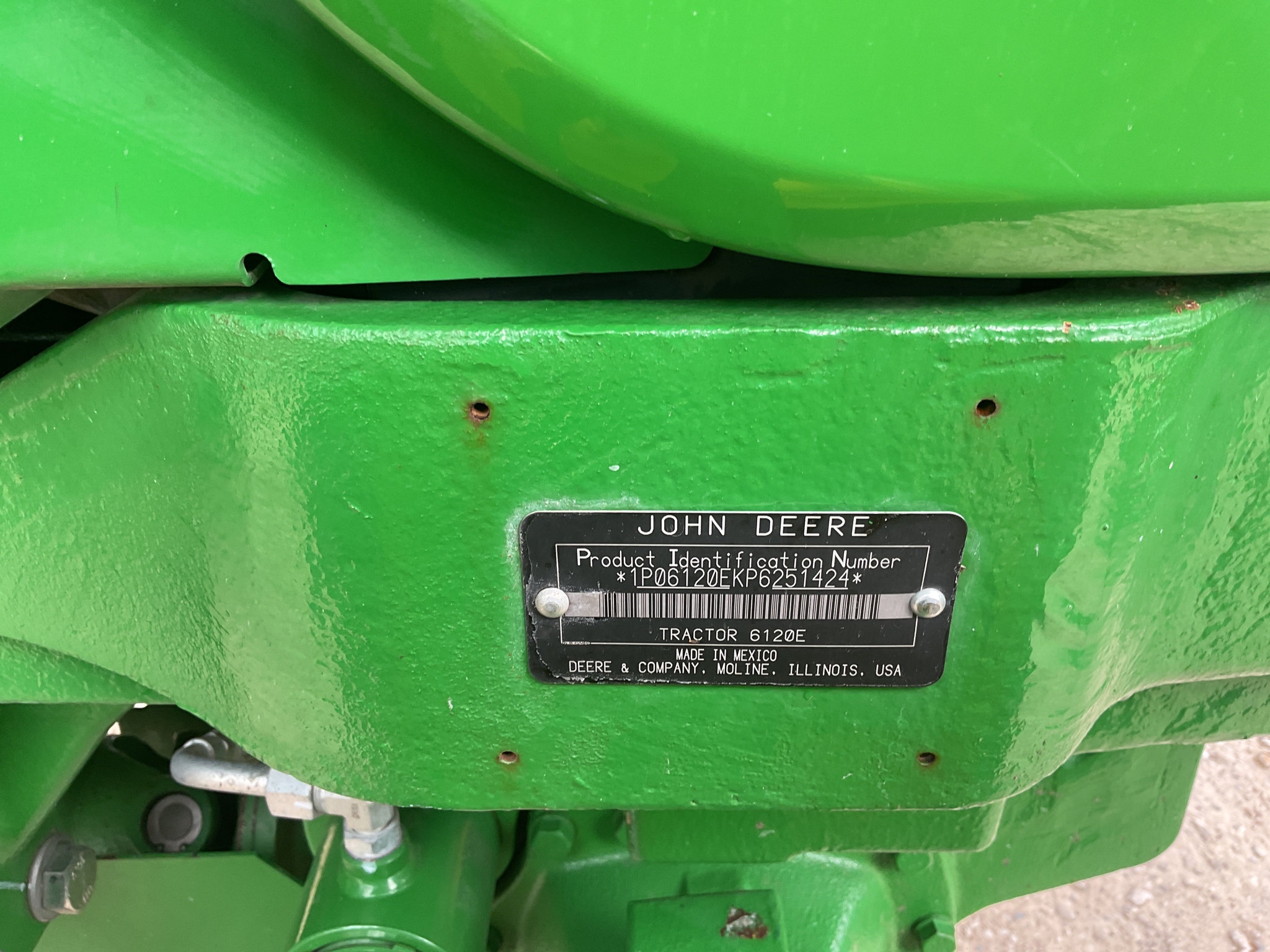 2023 John Deere 6120E Image 24