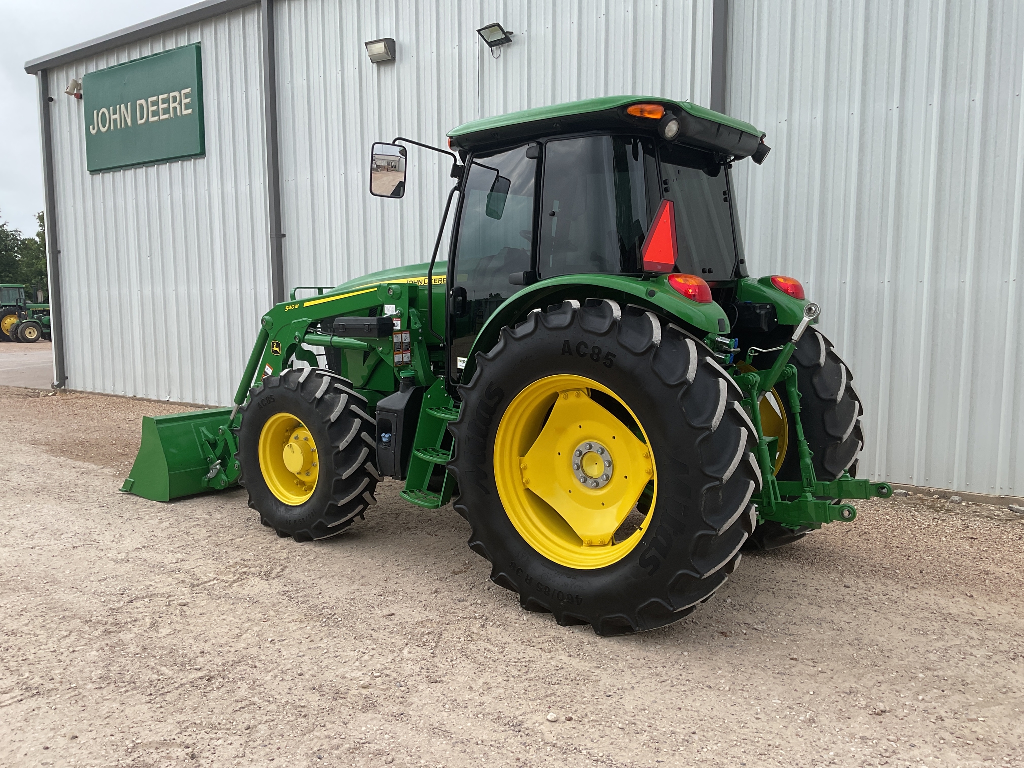 2023 John Deere 6120E Image 12