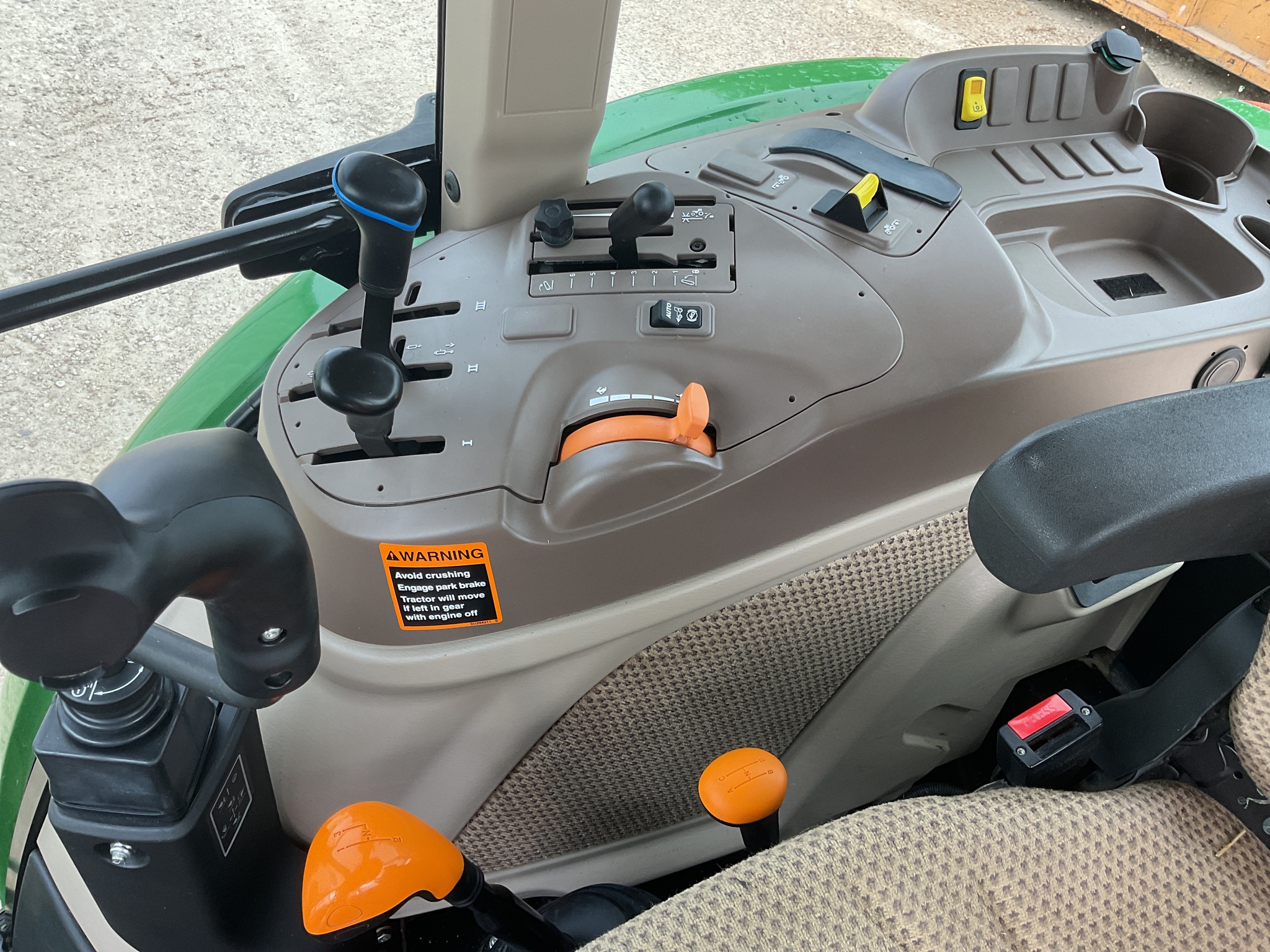2023 John Deere 6120E Image 15