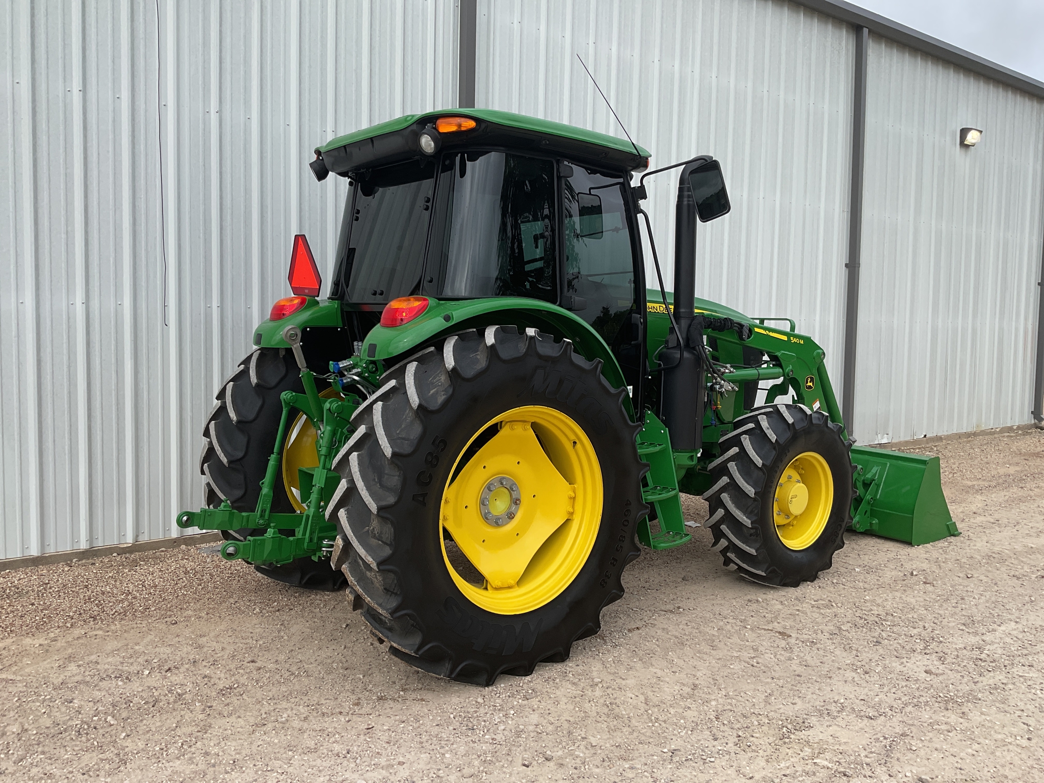 2023 John Deere 6120E Image 8