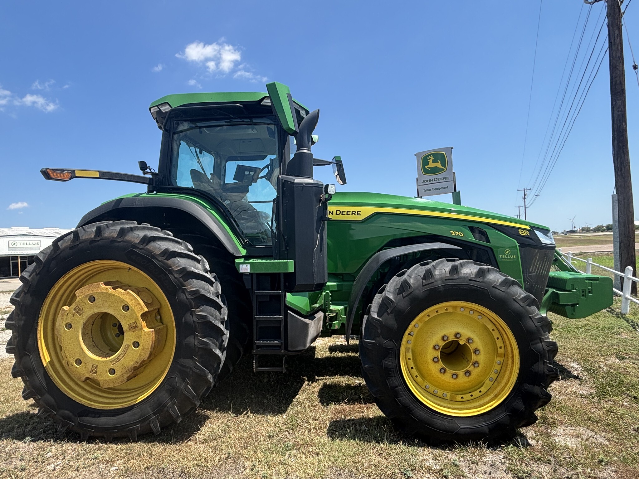 2023 John Deere 8R 370 Image 2