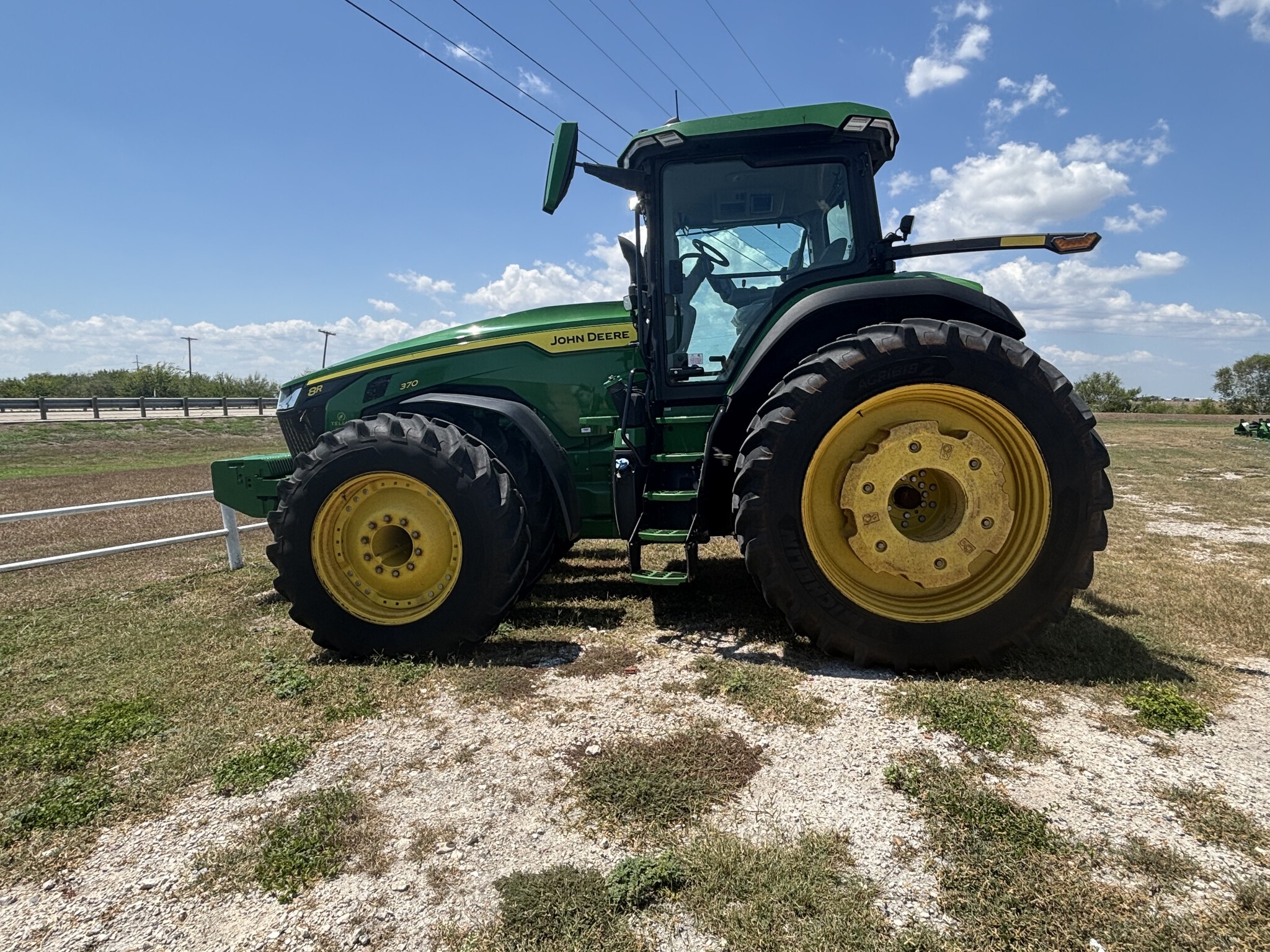 2023 John Deere 8R 370 Image 7