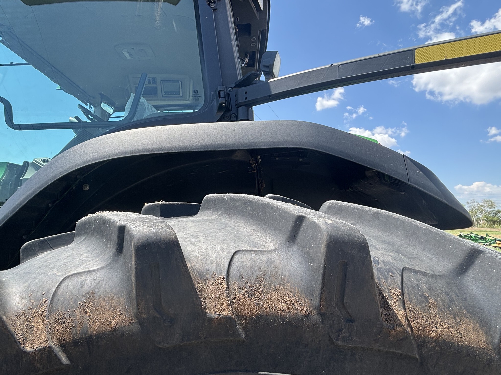 2023 John Deere 8R 370 Image 8