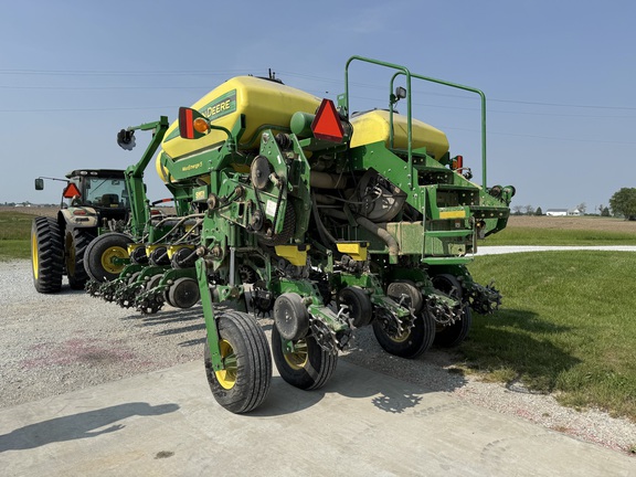 2016 John-Deere 1775NT