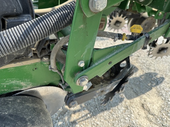 2016 John-Deere 1775NT