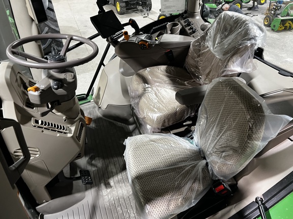 2025 John Deere 6R 175 - Photo30