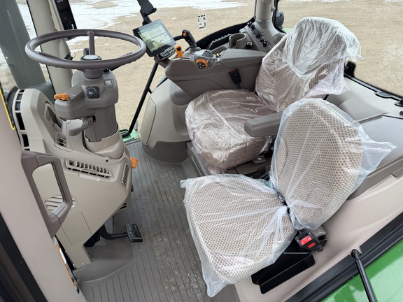 2025 John Deere 6R 175 - Photo29