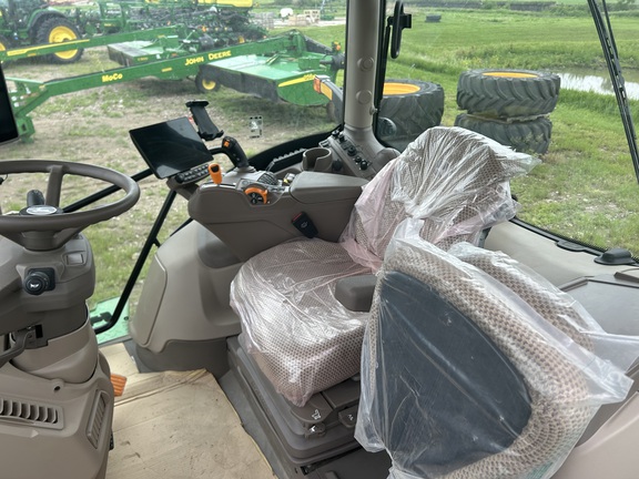 2024 John Deere 6R 230 (14th thumbnail)