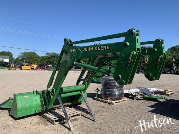 Photo of 2004 John Deere 840