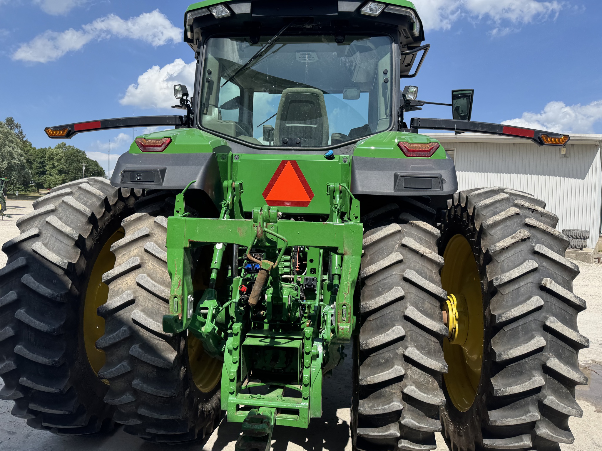 2022 John Deere 8R 250 Image 7