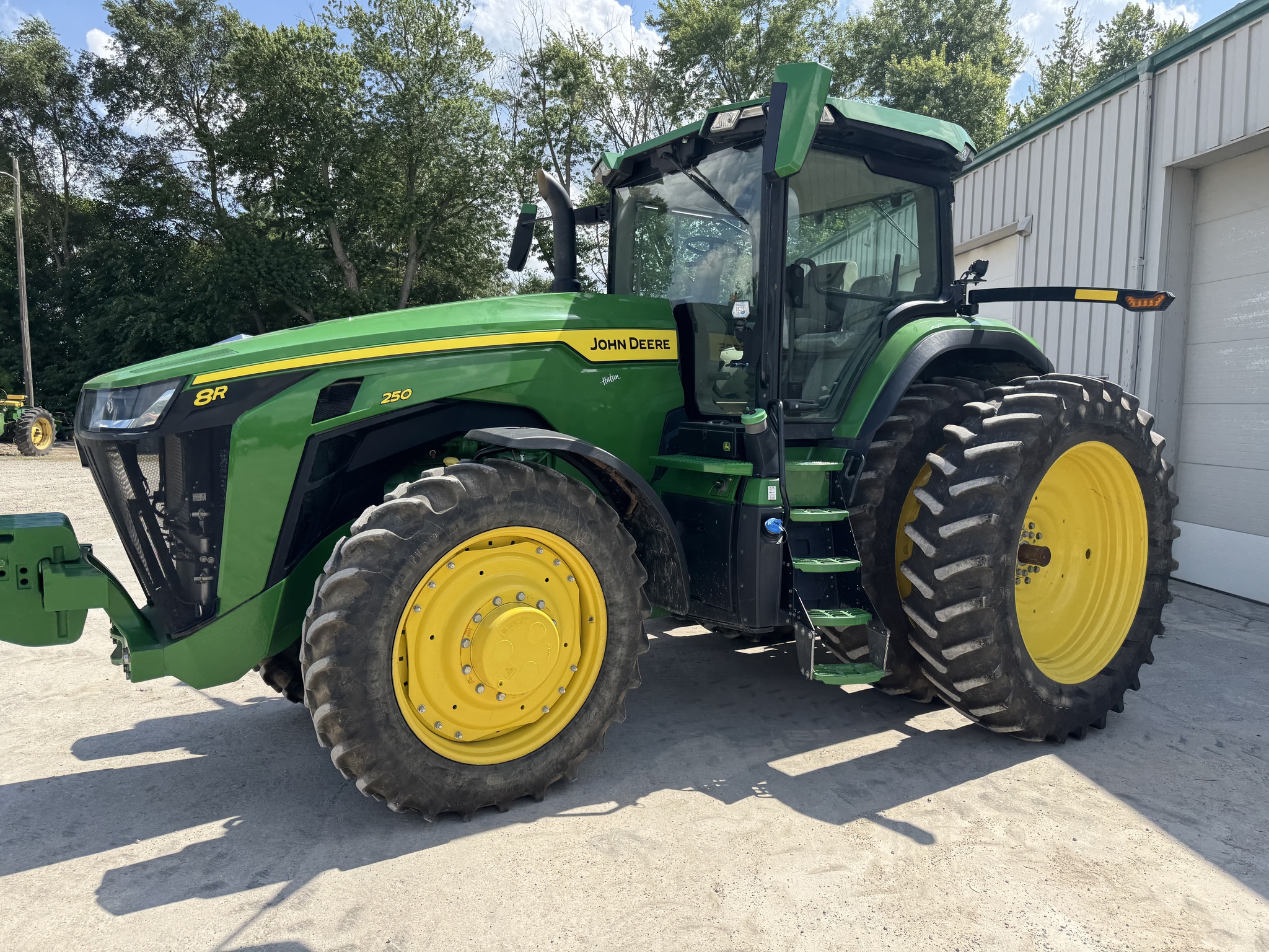 2022 John Deere 8R 250 Image 15