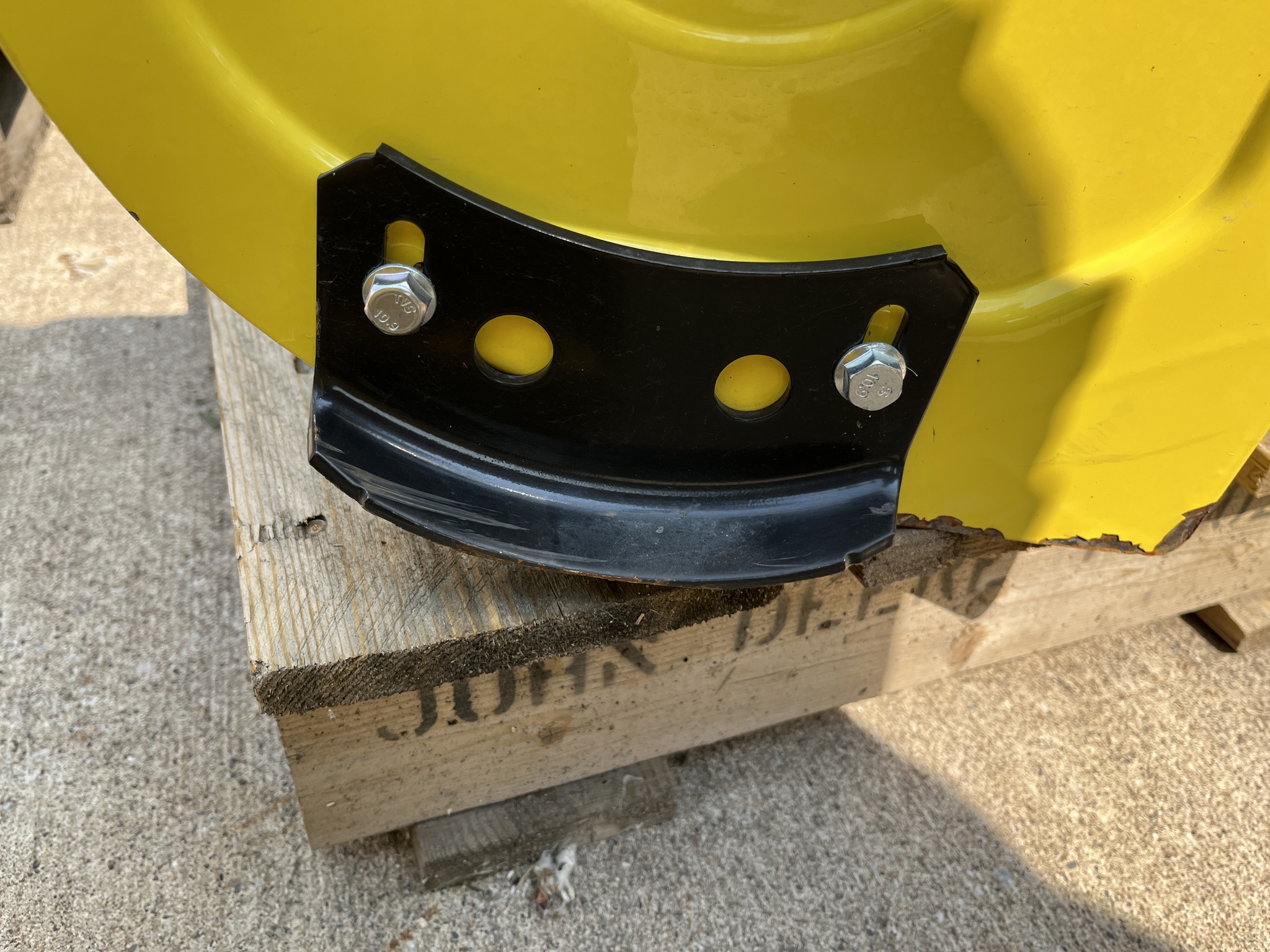 2015 John Deere 44 Image 3