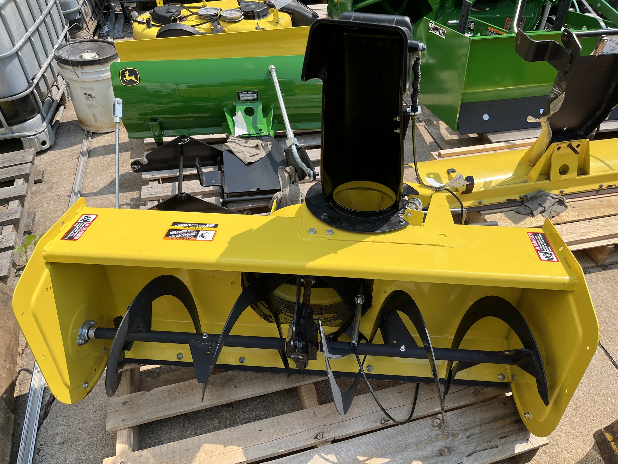2015 John Deere 44 Image 1