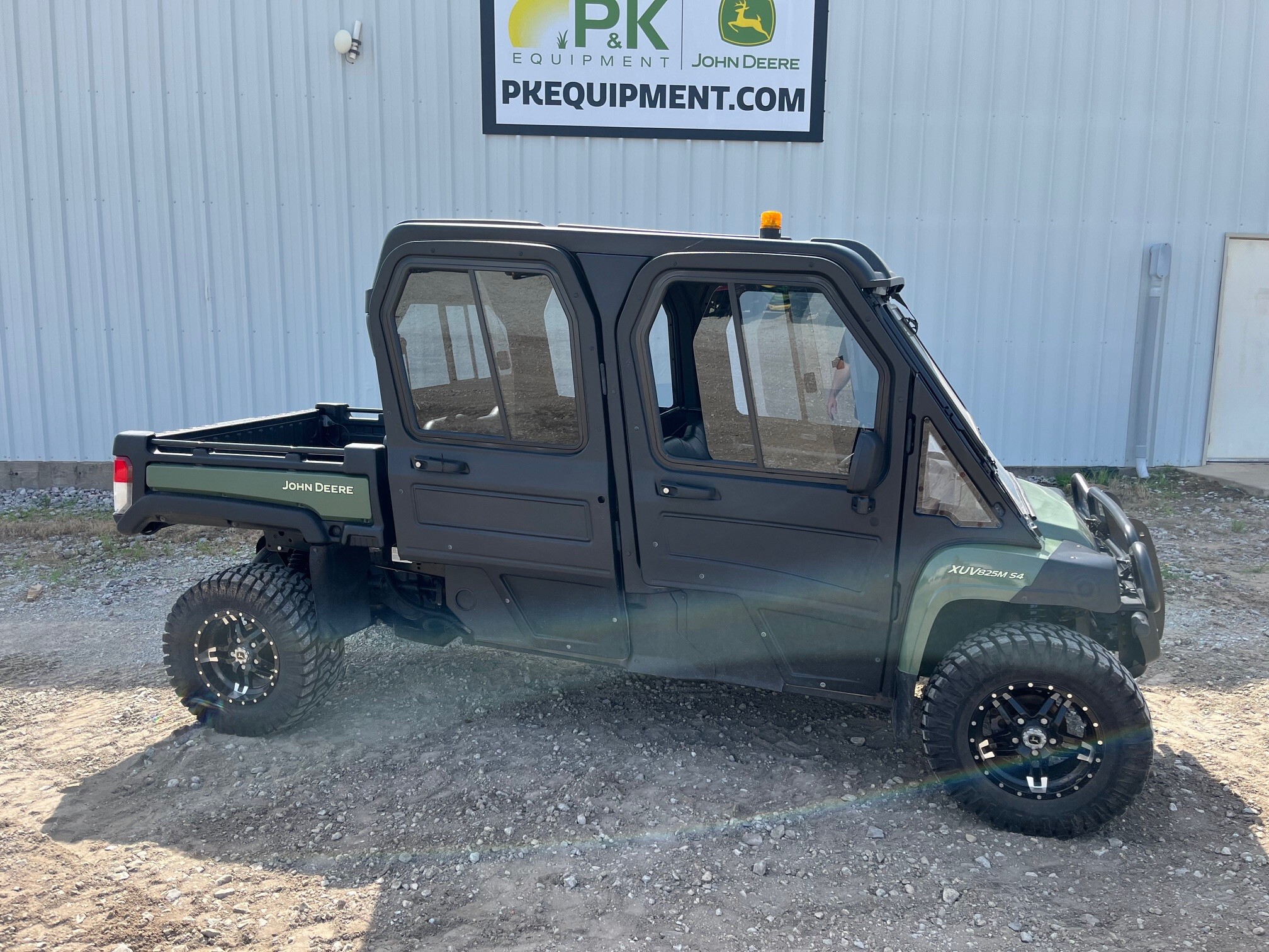 2024 John Deere XUV 825M S4 Image 2