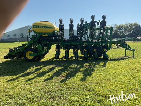 Photo of 2020 John Deere 1795