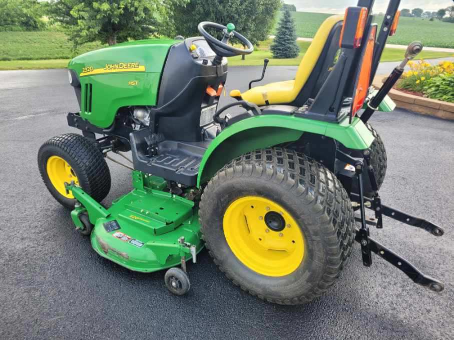 2006 John Deere 2320 Image 2