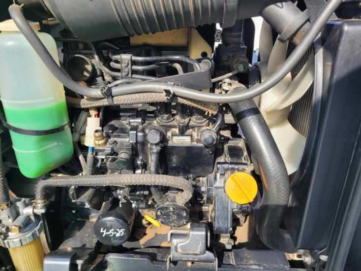 2006 John Deere 2320 Image 9
