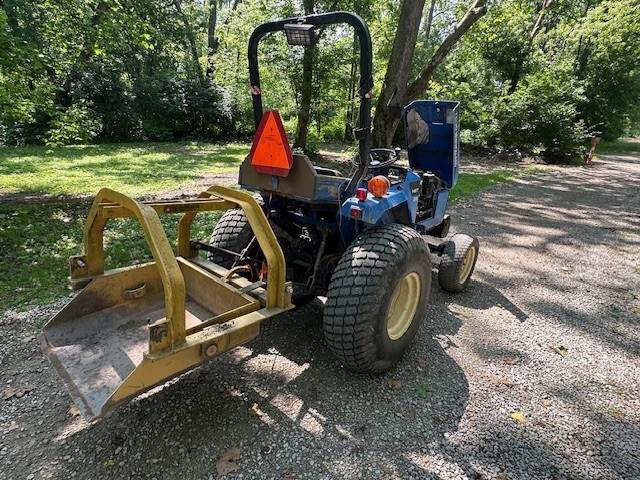 2002 New Holland TC30 Image 3