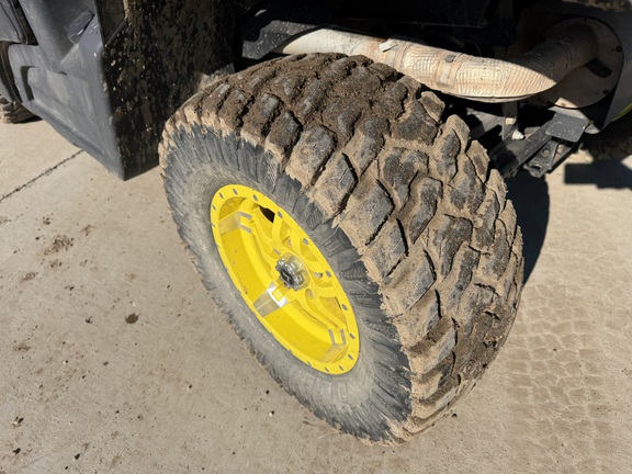 2023 John Deere XUV 835M - Photo14