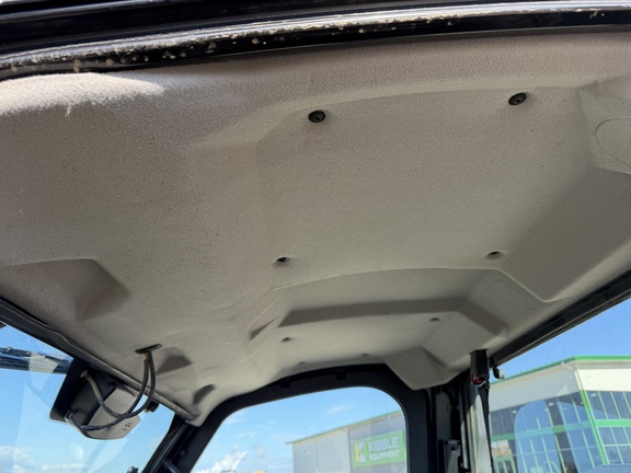 2023 John Deere XUV 835M - Photo19