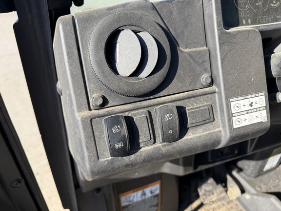 2023 John Deere XUV 835M - Photo21